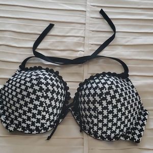 New bikini top 34F by Pour Moi
